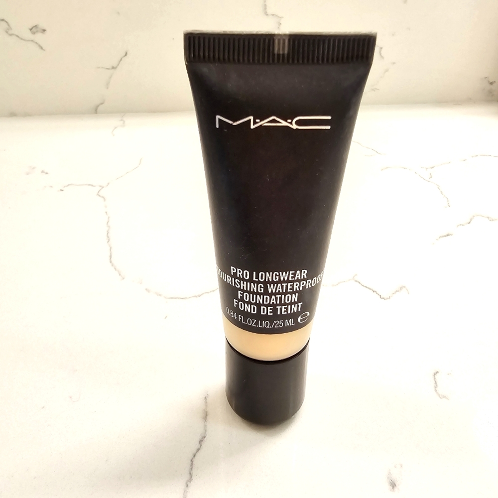 MAC Pro Longwear Nourishing Waterproof Foundation NW13 NEW!
